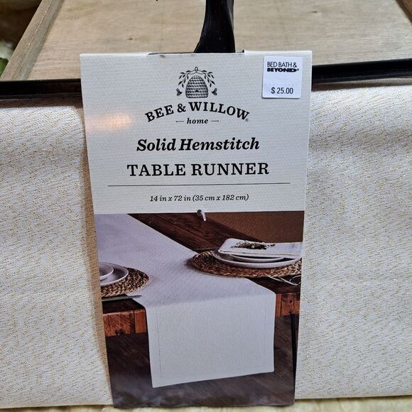 BLOWOUT TILL SOLDOUT Table Runner and napkins in Vanilla Ice Gold BEE & WILLOW - Picture 6 of 13